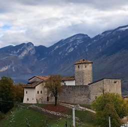 Vicolo di un borgo di montagna